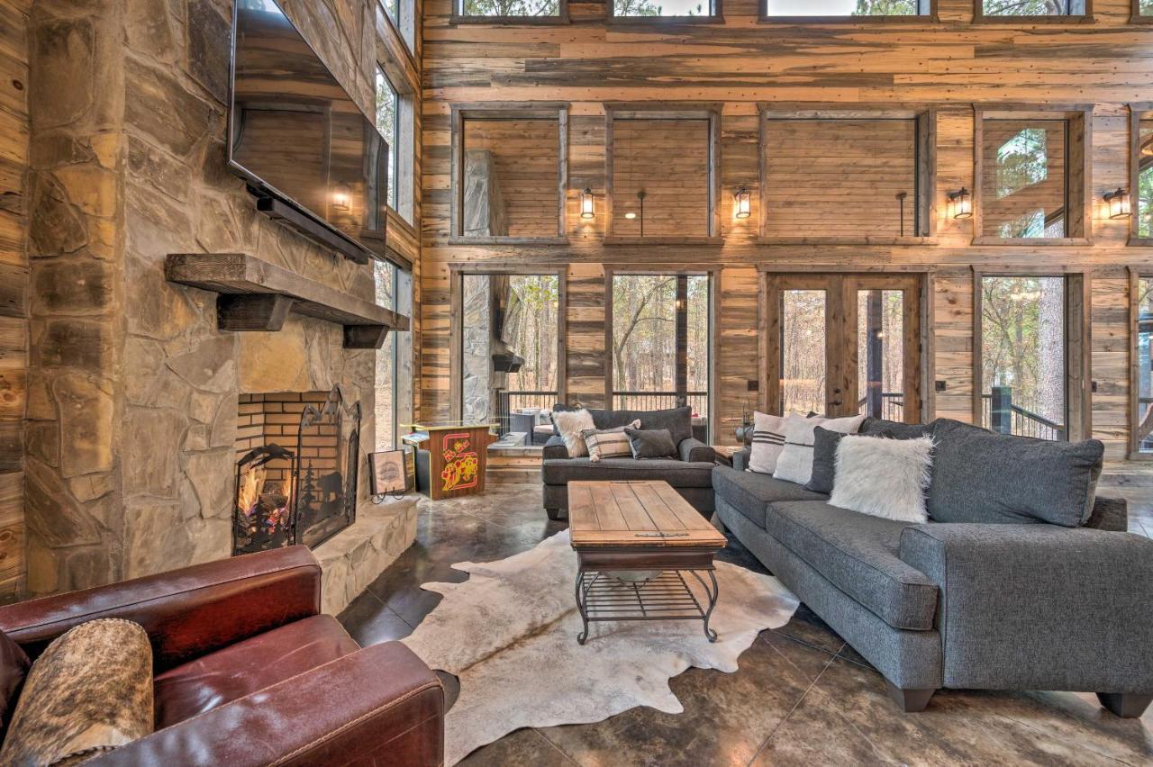 Luxury Cabin In The Woods With Hot Tub And Yard Games! Broken Bow Dış mekan fotoğraf