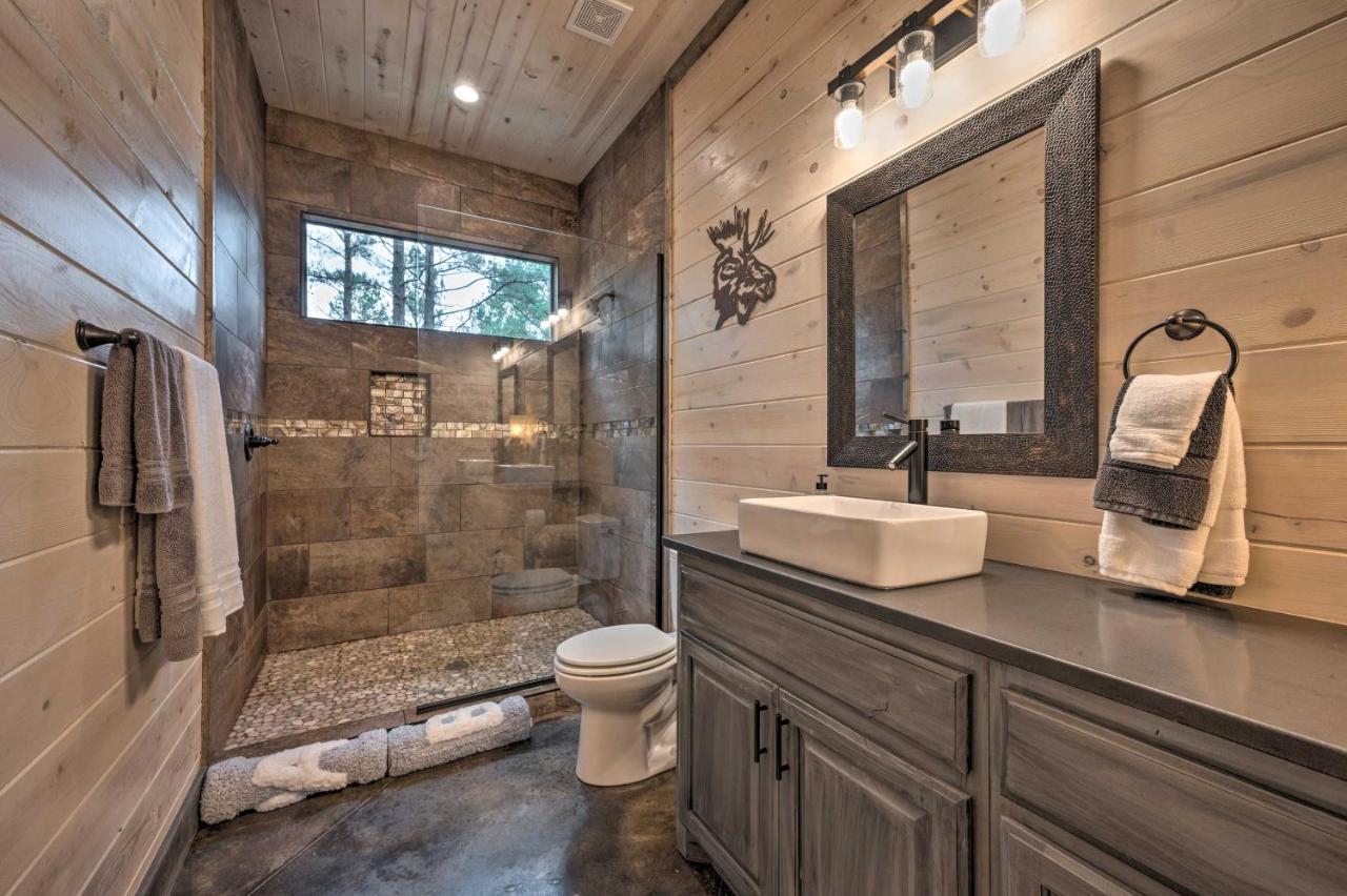 Luxury Cabin In The Woods With Hot Tub And Yard Games! Broken Bow Dış mekan fotoğraf