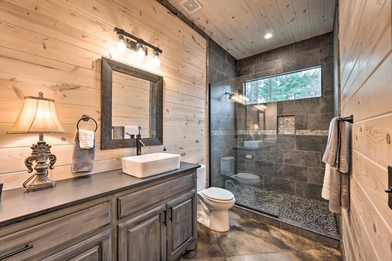 Luxury Cabin In The Woods With Hot Tub And Yard Games! Broken Bow Dış mekan fotoğraf