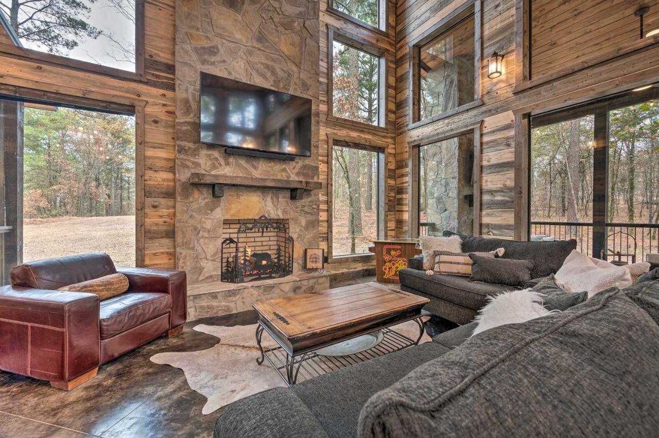 Luxury Cabin In The Woods With Hot Tub And Yard Games! Broken Bow Dış mekan fotoğraf